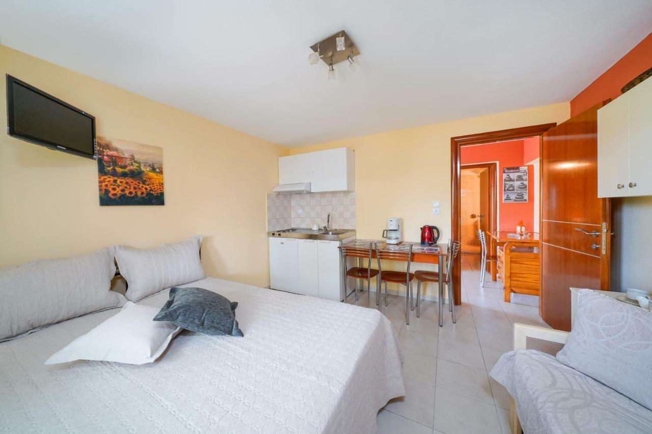 Thomas Apartments Skála Marión Bagian luar foto