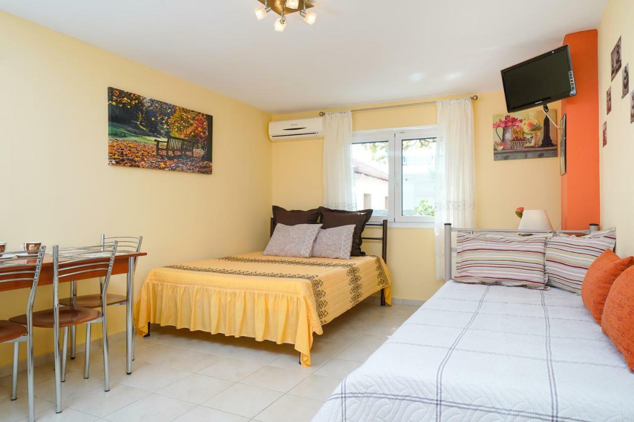 Thomas Apartments Skála Marión Bagian luar foto